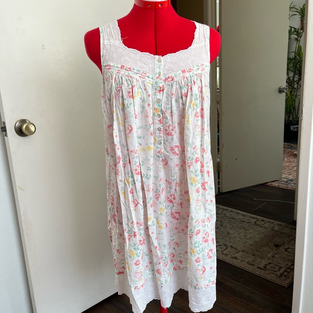 Eileen West Floral Lace-Trimmed dress